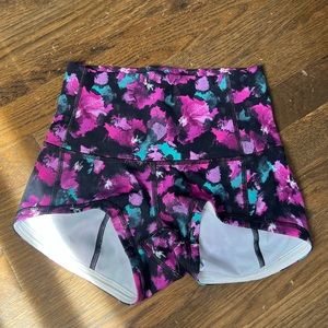 LULU LEMON booty shorts